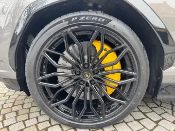 Lamborghini Urus 4.0 V8 PHEV SE  Pano  3 D Bang & Olufsen