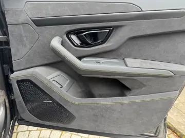 Lamborghini Urus 4.0 V8 PHEV SE  Pano  3 D Bang & Olufsen