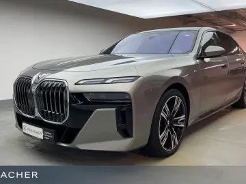 BMW 740d A xDrive M-Sport PANO  RFK  Standheizung