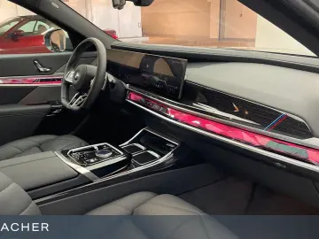 BMW 740d A xDrive M-Sport PANO  RFK  Standheizung