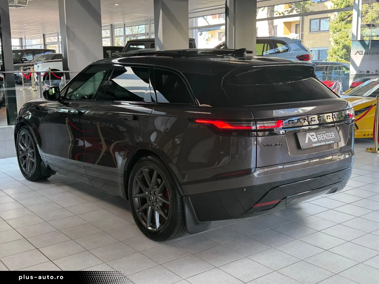 LAND ROVER Range Rover Velar D300 R-DYNAMIC MERIDIAN PANO