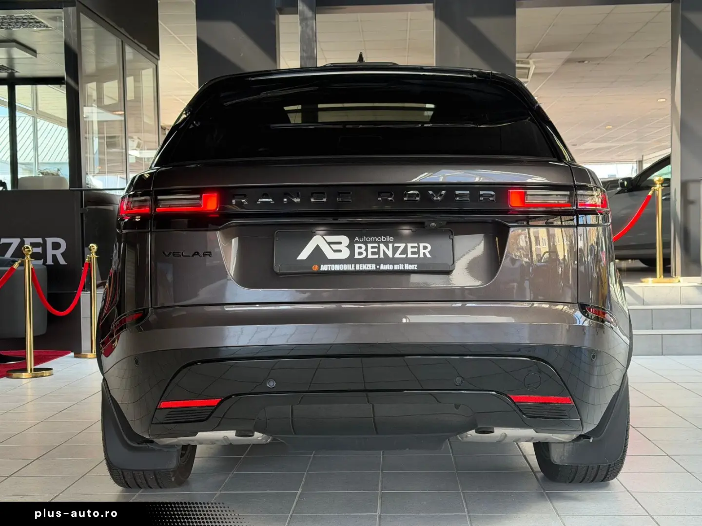 LAND ROVER Range Rover Velar D300 R-DYNAMIC MERIDIAN PANO