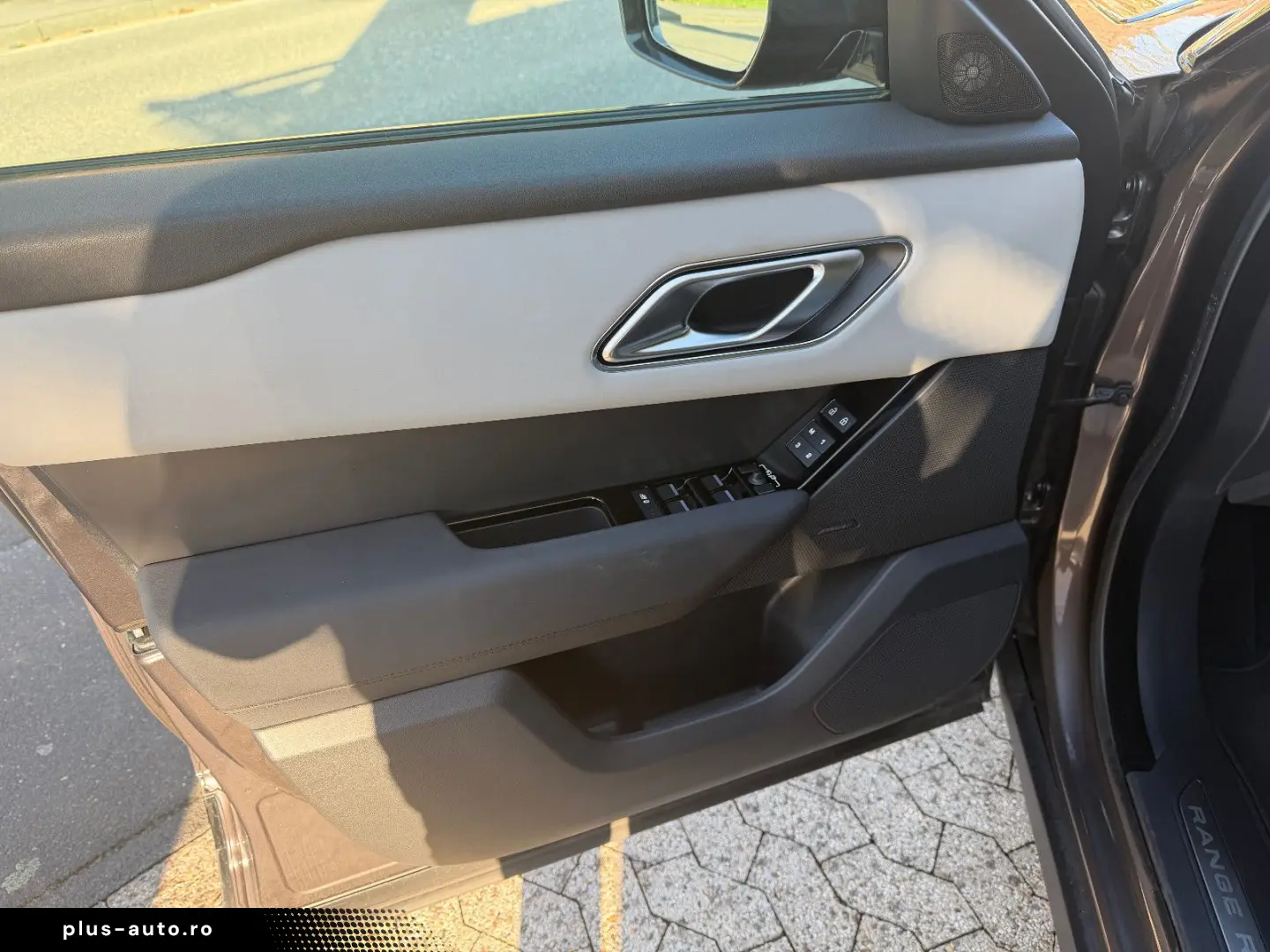 LAND ROVER Range Rover Velar D300 R-DYNAMIC MERIDIAN PANO