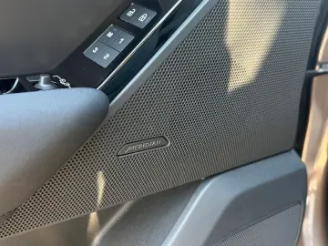 LAND ROVER Range Rover Velar D300 R-DYNAMIC MERIDIAN PANO