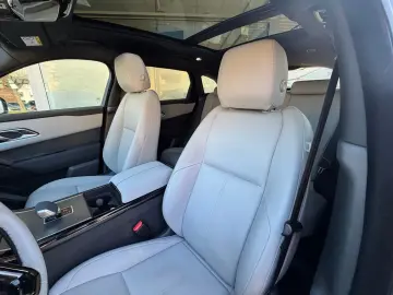 LAND ROVER Range Rover Velar D300 R-DYNAMIC MERIDIAN PANO