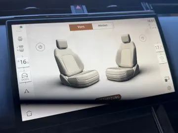 LAND ROVER Range Rover Velar D300 R-DYNAMIC MERIDIAN PANO