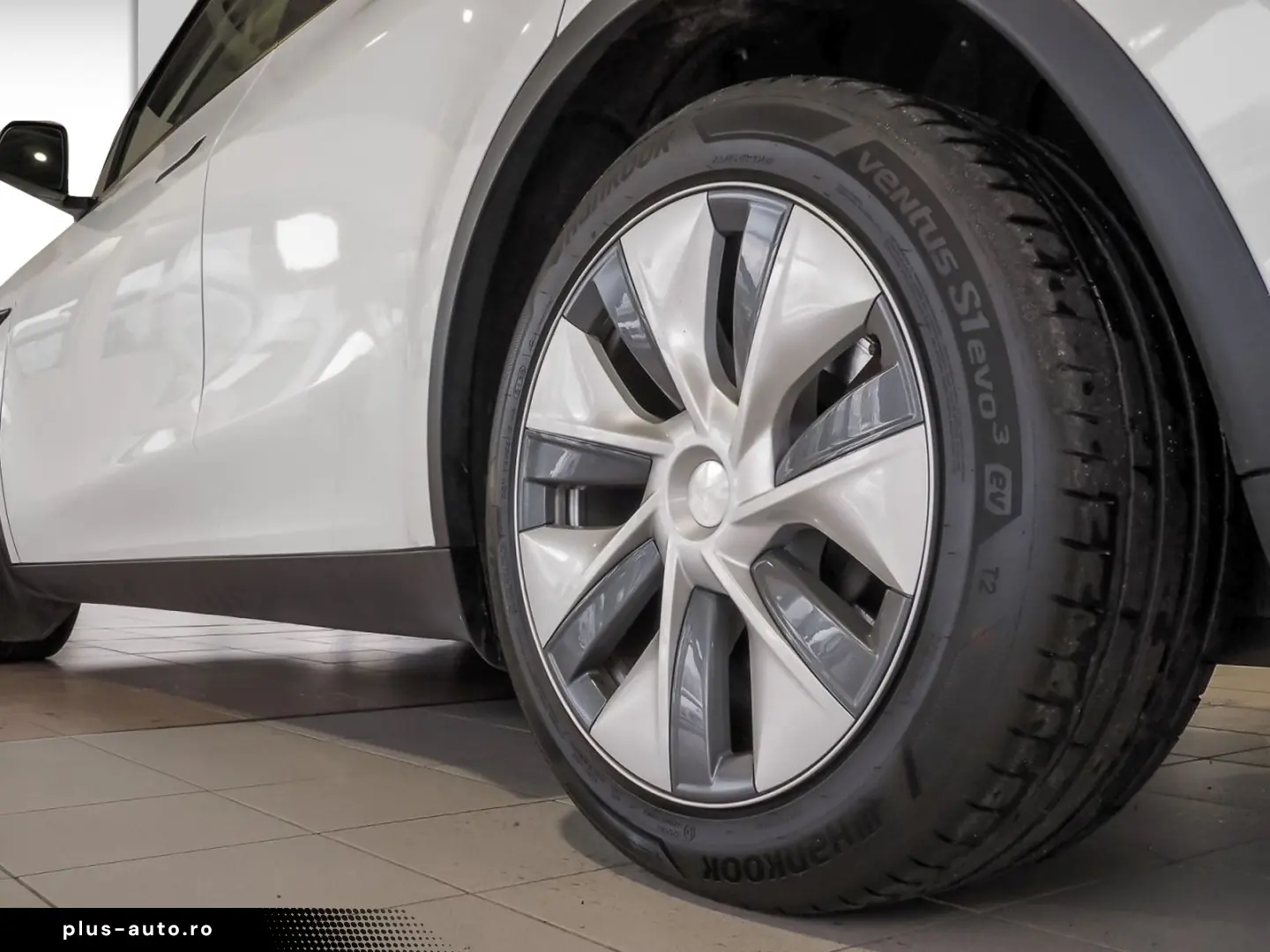 TESLA Model Y Long Range Dual AWD-75 kWh Navi Kamera P