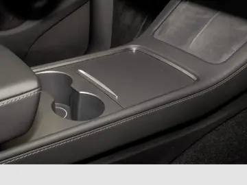 TESLA Model Y Long Range Dual AWD-75 kWh Navi Kamera P