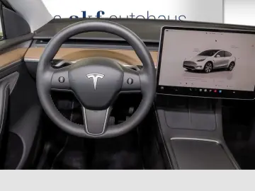 TESLA Model Y Long Range Dual AWD-75 kWh Navi Kamera P