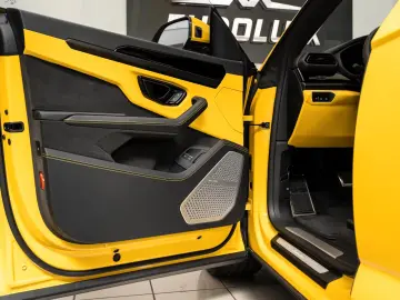 Lamborghini Urus SE Hybrid B&O PANO 23  Massage
