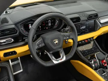 Lamborghini Urus SE Hybrid B&O PANO 23  Massage