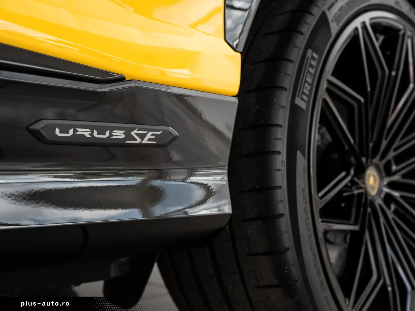 Lamborghini Urus SE Hybrid B&O PANO 23  Massage