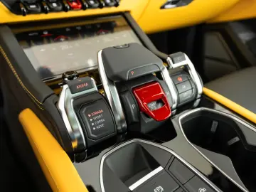 Lamborghini Urus SE Hybrid B&O PANO 23  Massage