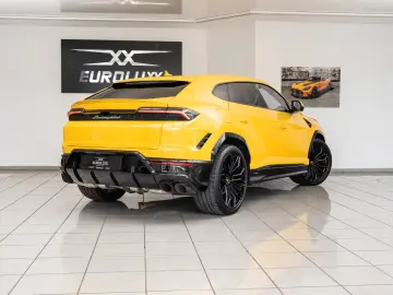 Lamborghini Urus SE Hybrid B&O PANO 23  Massage