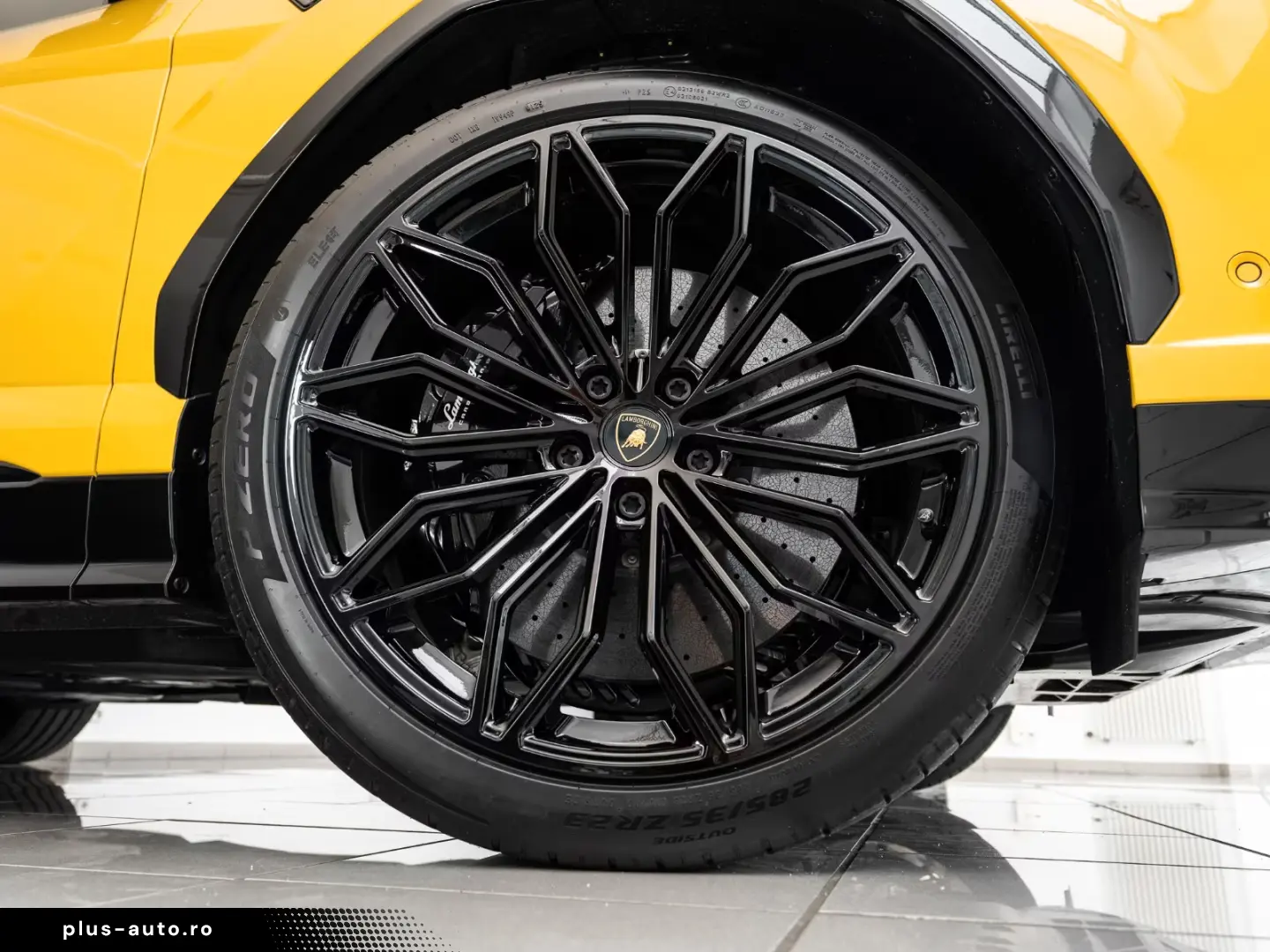 Lamborghini Urus SE Hybrid B&O PANO 23  Massage