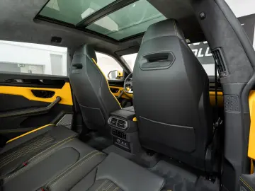 Lamborghini Urus SE Hybrid B&O PANO 23  Massage