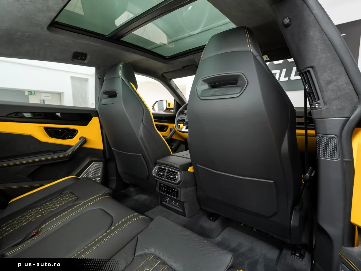 Lamborghini Urus SE Hybrid B&O PANO 23  Massage