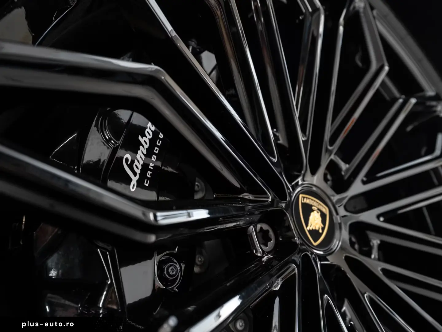 Lamborghini Urus SE Hybrid B&O PANO 23  Massage