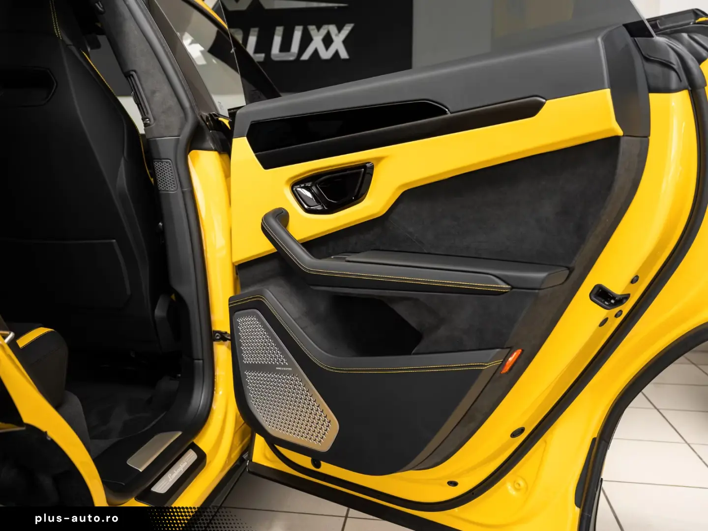 Lamborghini Urus SE Hybrid B&O PANO 23  Massage