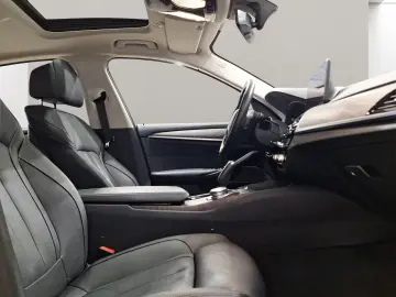 BMW 530e Ventilation 360 H&K Sunroof