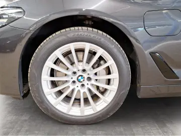 BMW 530e Ventilation 360 H&K Sunroof