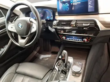 BMW 530e Ventilation 360 H&K Sunroof