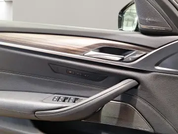BMW 530e Ventilation 360 H&K Sunroof