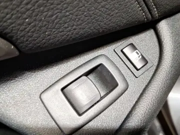 BMW 530e Ventilation 360 H&K Sunroof