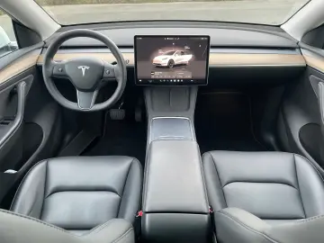 TESLA Model Y Long Range Dual AWD 20 Zoll