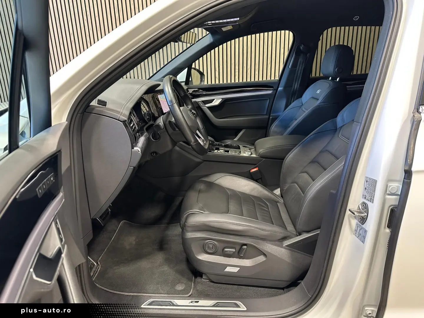 VW Touareg 3.0 V6 TDI 4M R-Line NAVI LEDER SHZ