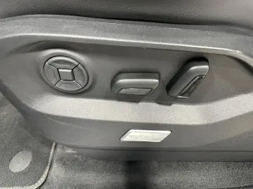 VW Touareg 3.0 V6 TDI 4M R-Line NAVI LEDER SHZ