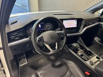 VW Touareg 3.0 V6 TDI 4M R-Line NAVI LEDER SHZ