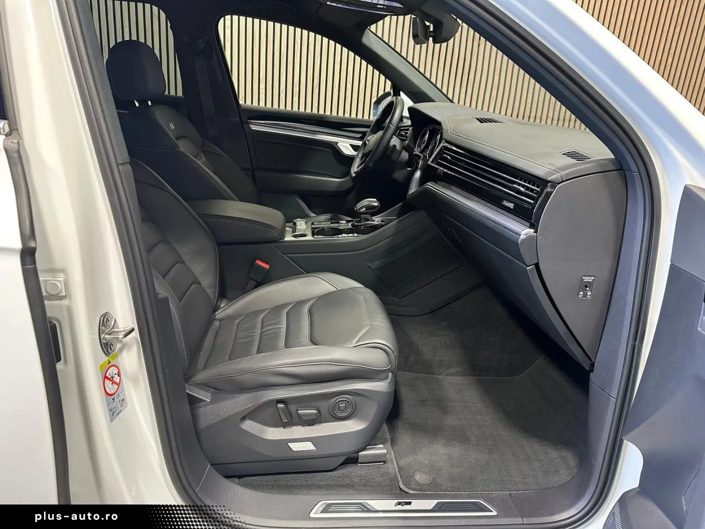 VW Touareg 3.0 V6 TDI 4M R-Line NAVI LEDER SHZ