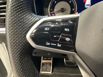 VW Touareg 3.0 V6 TDI 4M R-Line NAVI LEDER SHZ