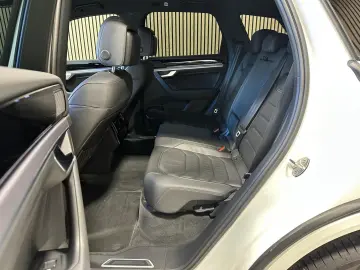 VW Touareg 3.0 V6 TDI 4M R-Line NAVI LEDER SHZ