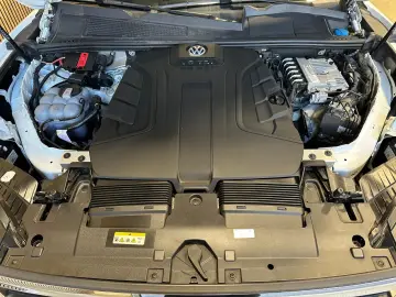 VW Touareg 3.0 V6 TDI 4M R-Line NAVI LEDER SHZ