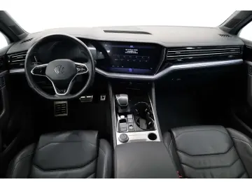 VW Touareg 3.0 TDI V6 4Motion R-Line DCP NAV  LED