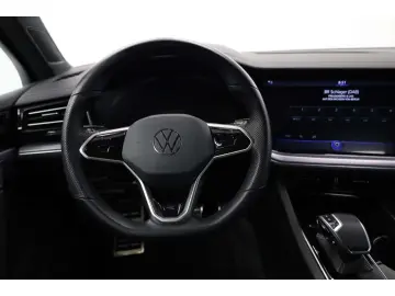 VW Touareg 3.0 TDI V6 4Motion R-Line DCP NAV  LED