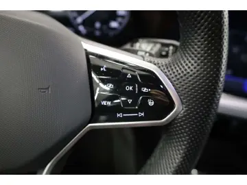 VW Touareg 3.0 TDI V6 4Motion R-Line DCP NAV  LED