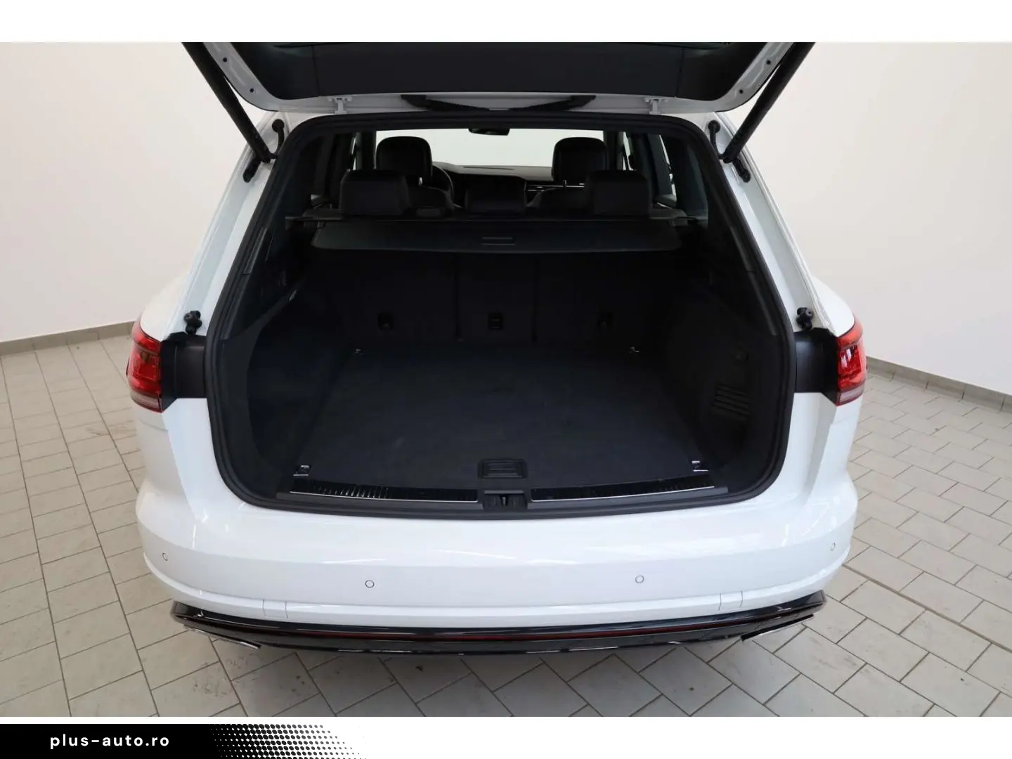 VW Touareg 3.0 TDI V6 4Motion R-Line DCP NAV  LED