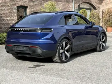 Porsche Macan 4 22 ZOLL MACAN SPORT PANORAMA MATRIX