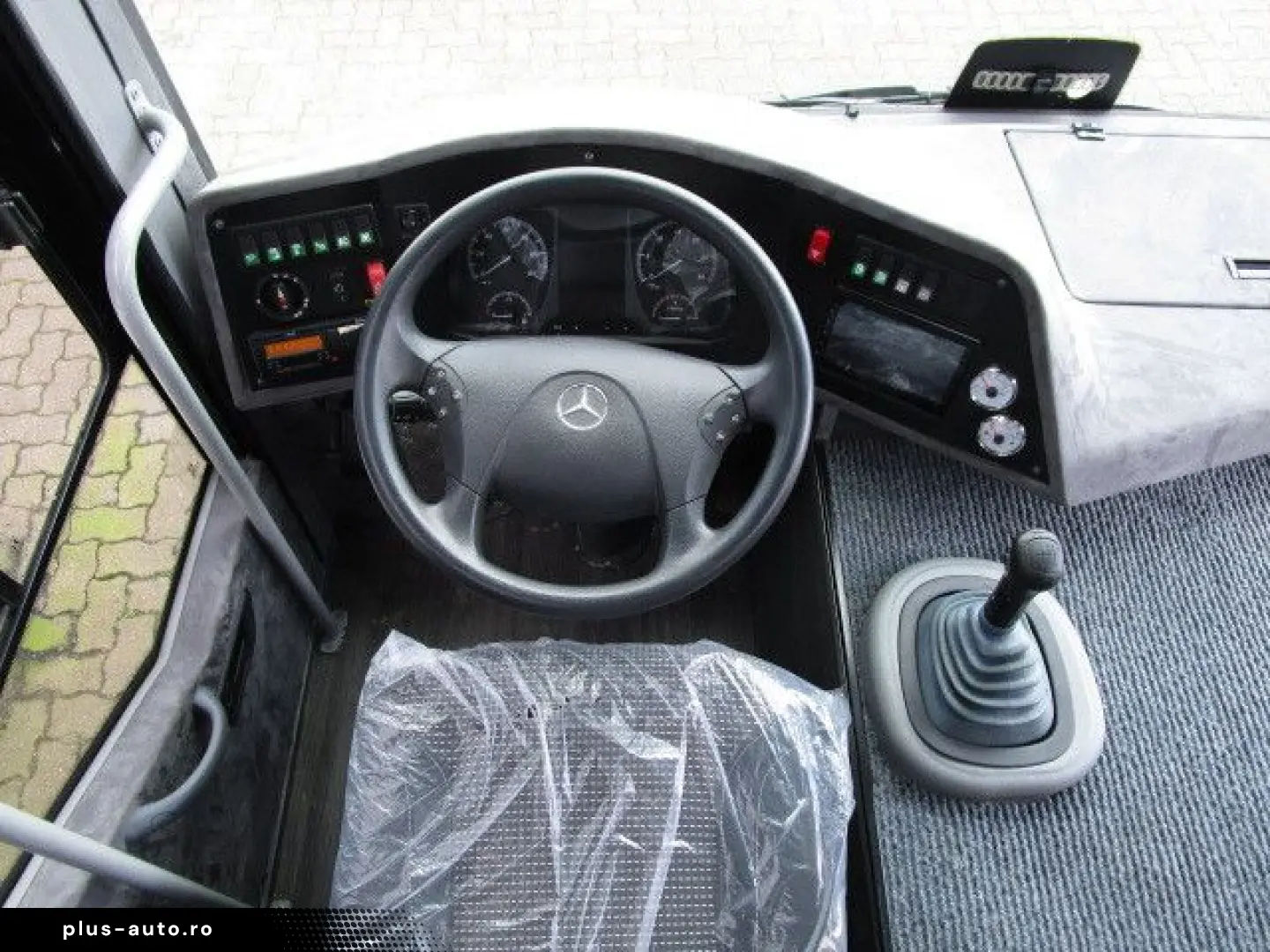 ANDERE Artour on Mercedes-Benz Chassis