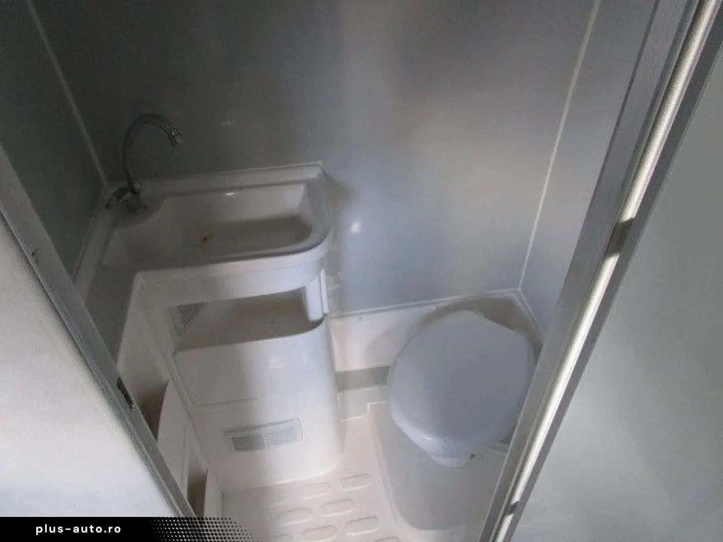 ANDERE Artour on Mercedes-Benz Chassis