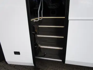 ANDERE Artour on Mercedes-Benz Chassis