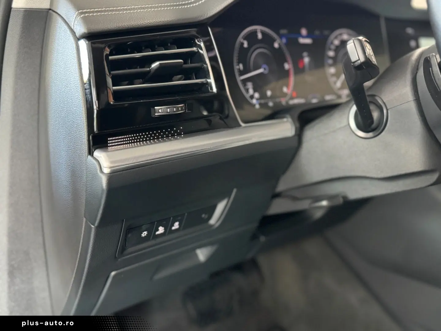 VW Touareg R-Line 4M CAM LUFT AHK LEDER LED ACC