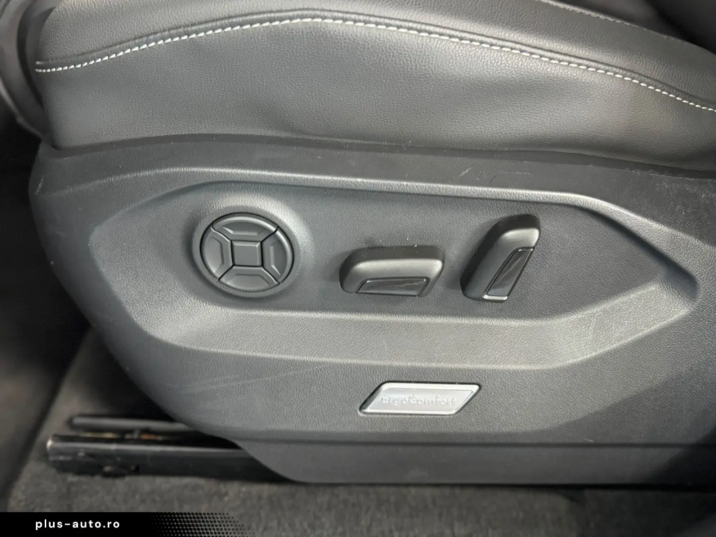 VW Touareg R-Line 4M CAM LUFT AHK LEDER LED ACC