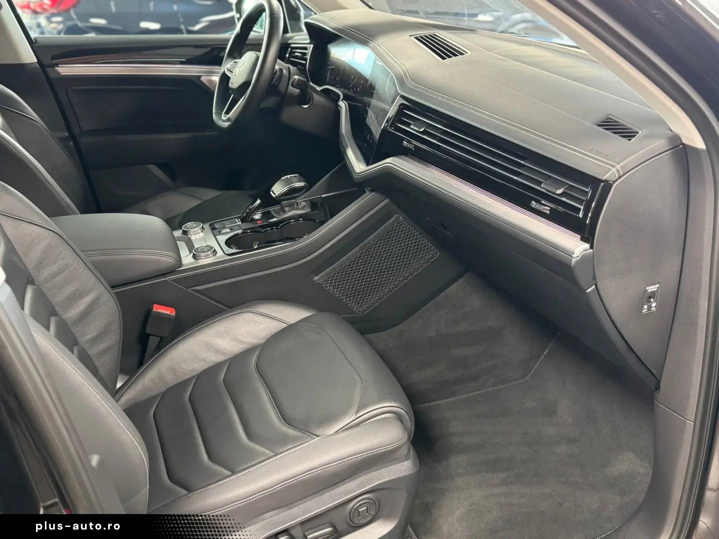 VW Touareg R-Line 4M CAM LUFT AHK LEDER LED ACC