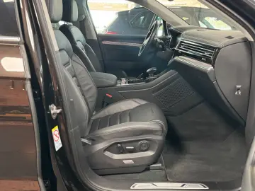 VW Touareg R-Line 4M CAM LUFT AHK LEDER LED ACC