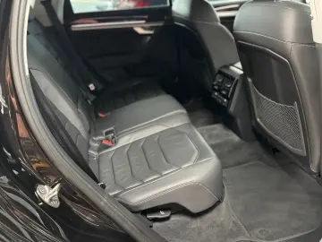 VW Touareg R-Line 4M CAM LUFT AHK LEDER LED ACC