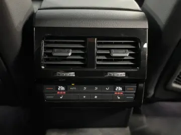 VW Touareg R-Line 4M CAM LUFT AHK LEDER LED ACC